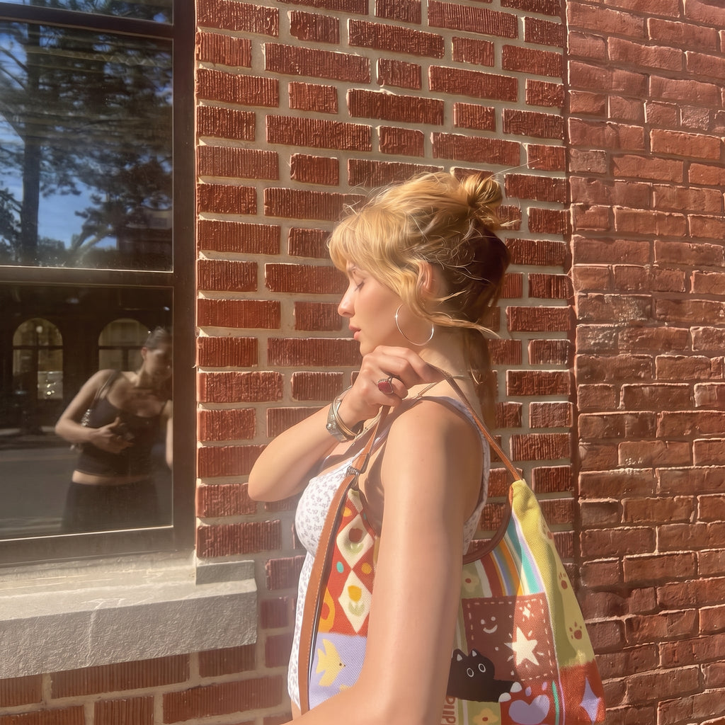 Clarissa Cat Art Shoulder Bag — Sernelle — view 3