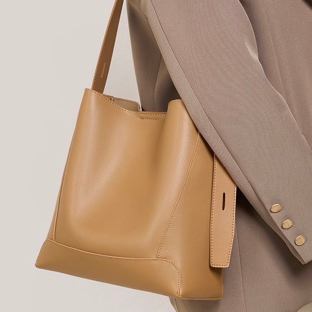 Tilda Oversized Leather Bucket Bag