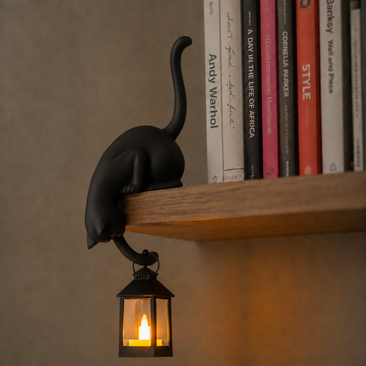 Shelf-Edge Cat LED Lantern